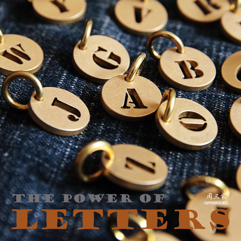 English Alphabet Keychain Copper Letter Tag Key Hanging Zipper Pull Bracelet Accessory Brass Key Ring Ornament Round English Alphabet Keychain Copper Letter Tag Key Hanging Zipper Pull Bracelet Accessory Brass Key Ring Ornament Round