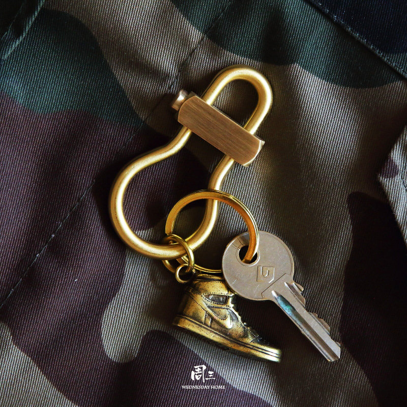 Brass handmade keybuckle new fast brass brass knuckle men's car keybuckle gift keychain simple retro