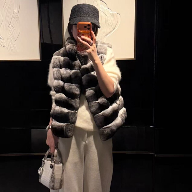 5A Eco-Friendly Faux Rabbit Fur Chinchilla Pattern Stand Collar Sleeveless Vest with a Niche High-End Feel, Warm Fur Vest for Women 5A Eco-Friendly Faux Rabbit Fur Chinchilla Pattern Stand Collar Sleeveless Vest with a Niche High-End Feel, Warm Fur Vest for Women