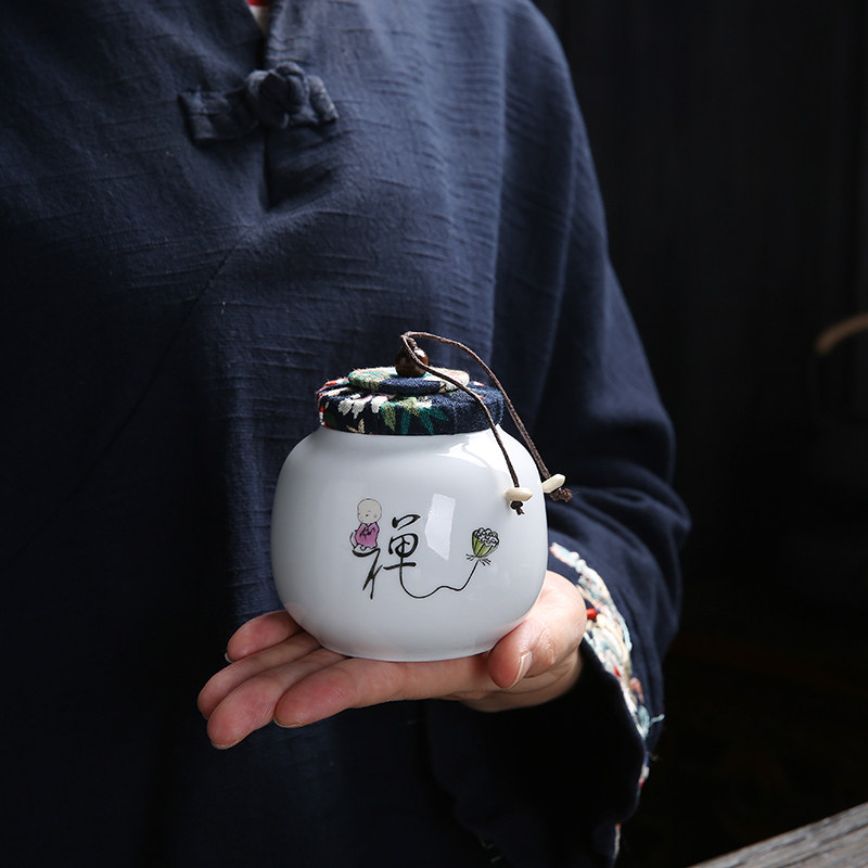 Mini meditation channel net white round tea cans ceramic white porcelain sealed cans dry fruit storage tank
