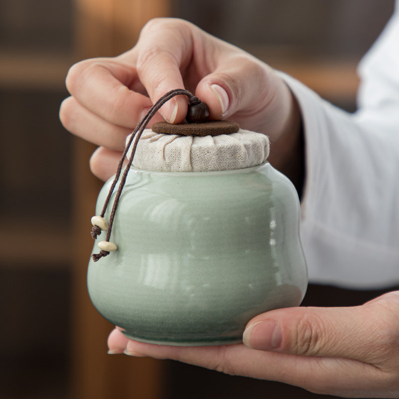 Brief Daqing Kiln Change Black Pottery Small Number Mini Ceramic Tea Leaf Jar Portable Sealed Jar Home Tea Deposit Tea Jar