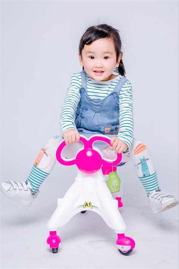 xe điện tự cân bằng Xe bốn bánh cân bằng cho trẻ em không có bàn đạp Trẻ em dép yo-yo xoắn 1-3 tuổi bé đồ chơi trẻ em - Smart Scooter xe điện cân bằng 1 bánh