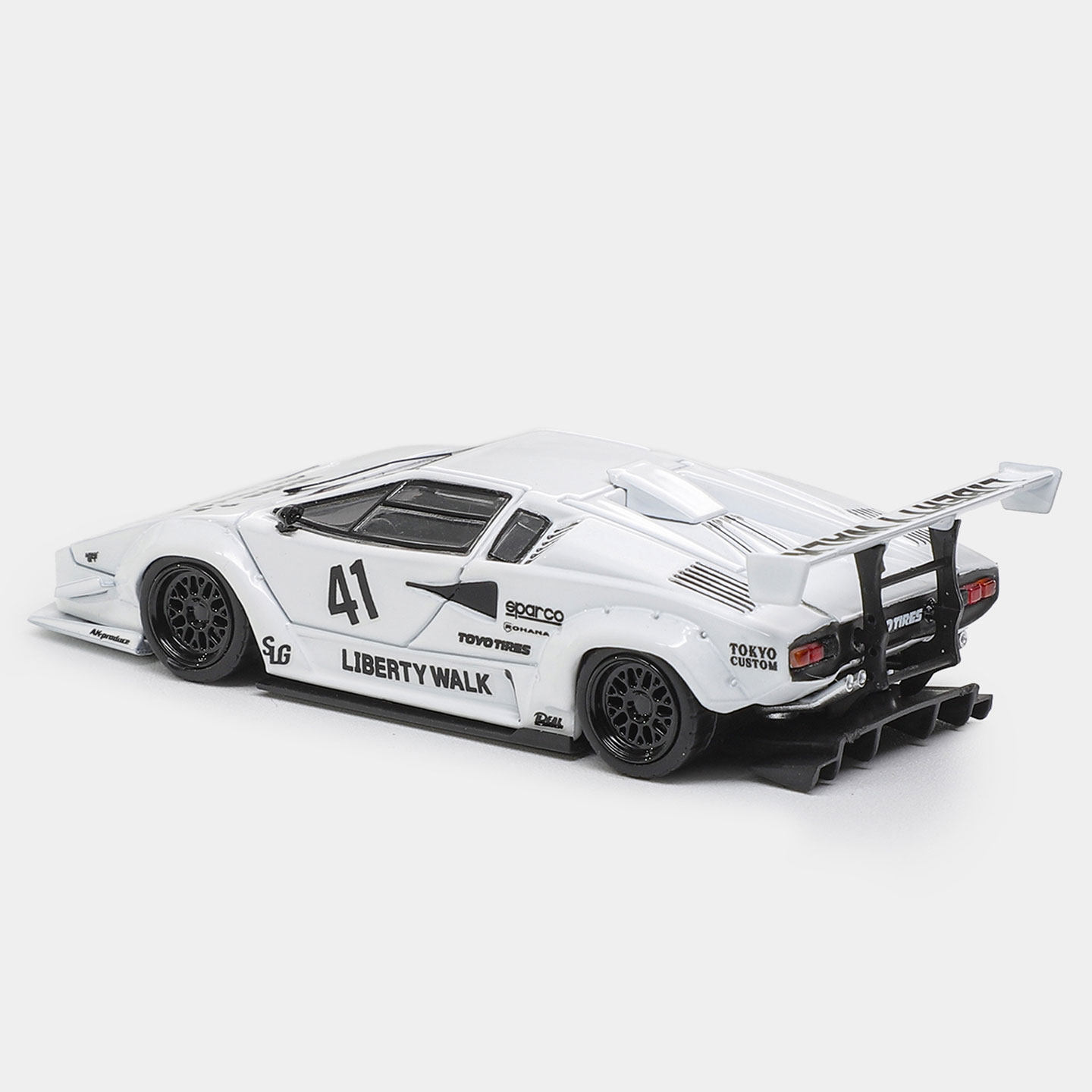 1:64 Countach LP500 LBWK Vision Alloy Car Model with Pop - up