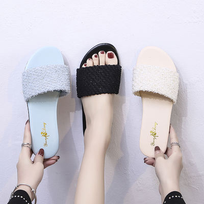 Large-sized slippers for women to wear on Instagram in summer, 2026 new style: 40 for plump feet, wide and fat, 42 for anti-slip ladies, 41-43