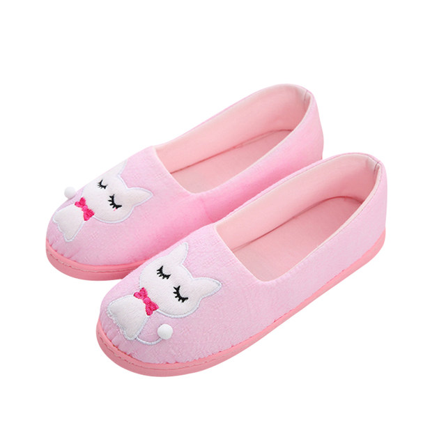 Spring, autumn, summer confinement shoes. In April, thickened soles are added to keep postpartum women warm. Postpartum soft bottomed bags and slippers for female pregnant women are used