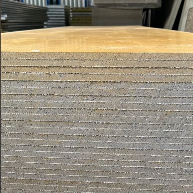 集装箱专用地板:A1级防火的玻镁板与水泥纤维的秘密