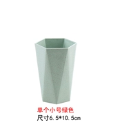 Маленький, зеленый