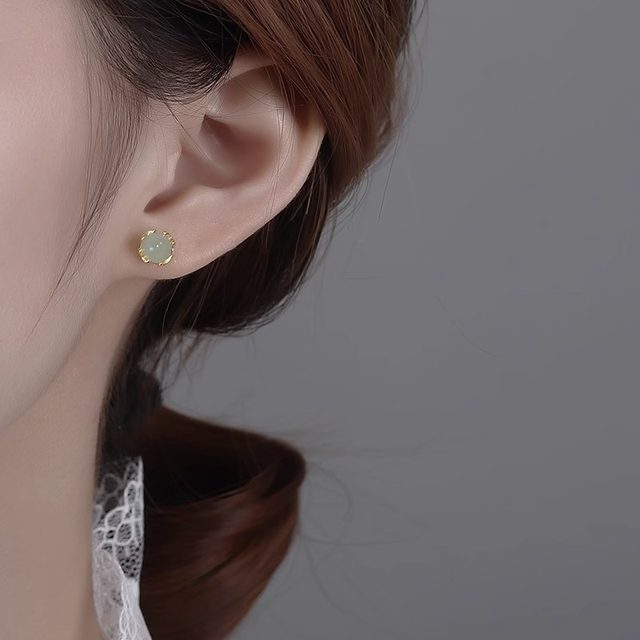 Mini Small imitation Hetian jade stud earrings for women niche design retro French style cool ear bone stud earrings