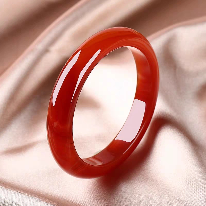 Natural Red Agate Bracelet, Cherry Red Women's Chalcedony Bracelet, Ufo-Shaped Ice-Type Bracelet for the Year of Birth, for Mom