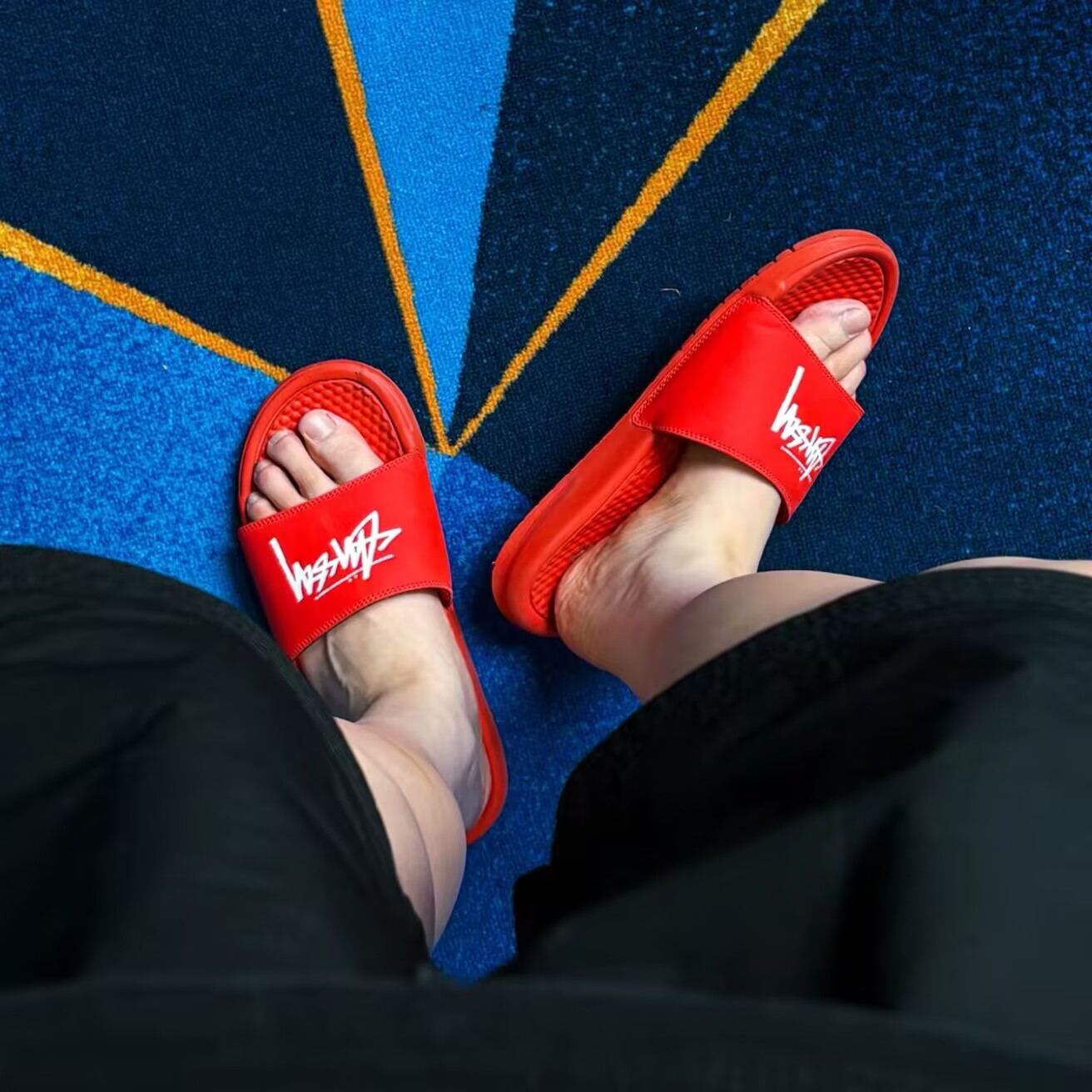 New summer stussy benassi co-branded beach slippers for men and women, casual and versatile outdoor slippers