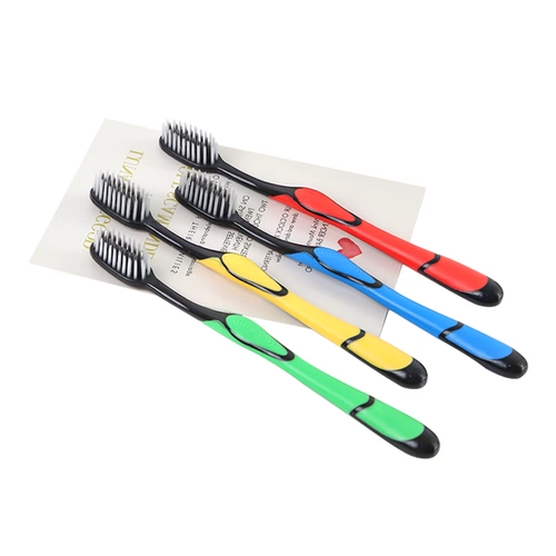 3 докторские зубные щетки для взрослых очищают рот