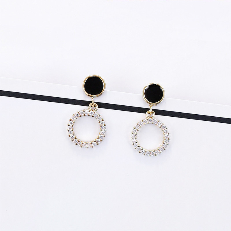 Black drop oil zircons stone circle ear pendant female fashion light extravagant earrings-Taobao