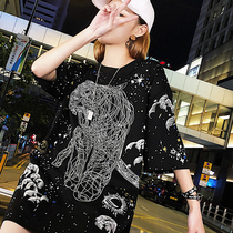 Bottom missing 2021 early spring short-sleeved t-shirt women loose European goods large edition net red shiny blouse medium-length ins