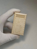 Zhang Shenglins chirping insect box made entirely of cow bone sky-facing window yellow nymph box large yellow nymph box nymph box nymph box insect kit