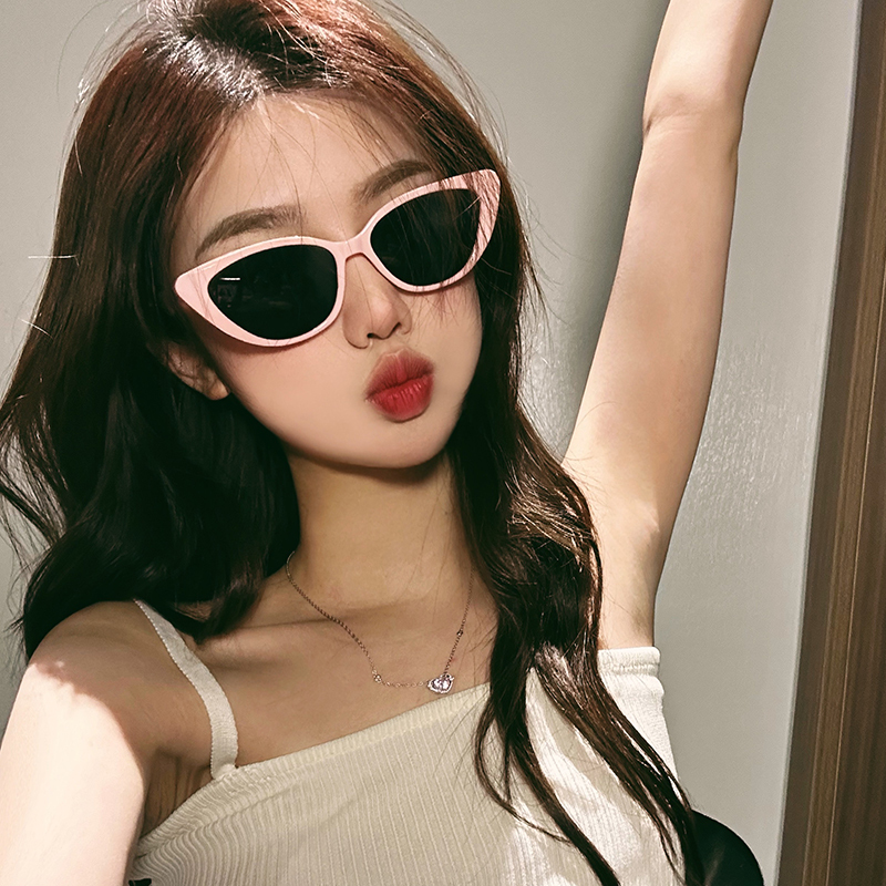 Sunglasses for Women, High-End, Small Face, European and American Style, Retro Pink Cat-Eye, 2026 New Model, Internet Celebrity Sunglasses, Hot Girl Style