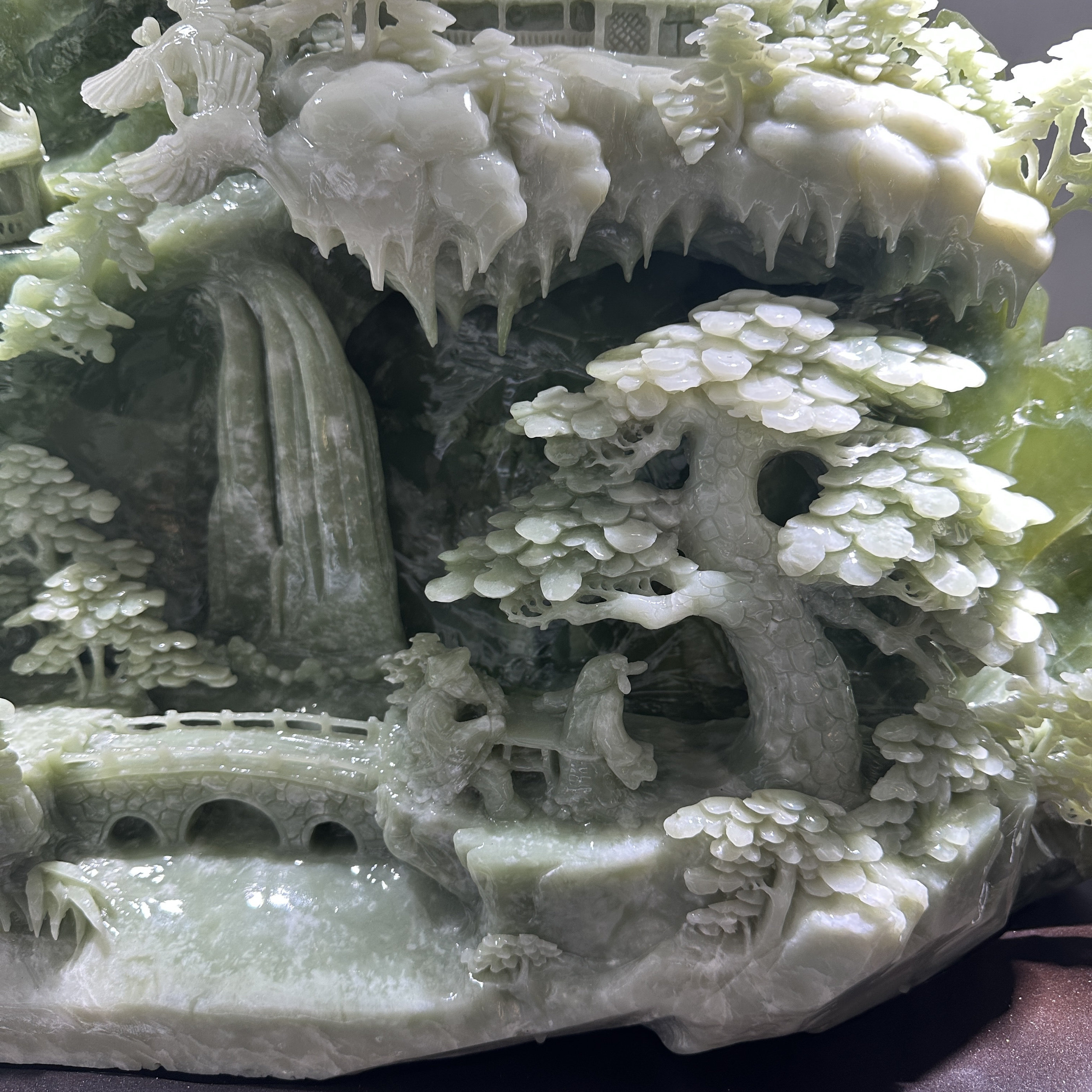 天然玉石岫玉摆件原石手工雕刻山水：东方美学的极致展现！-珠宝奇石