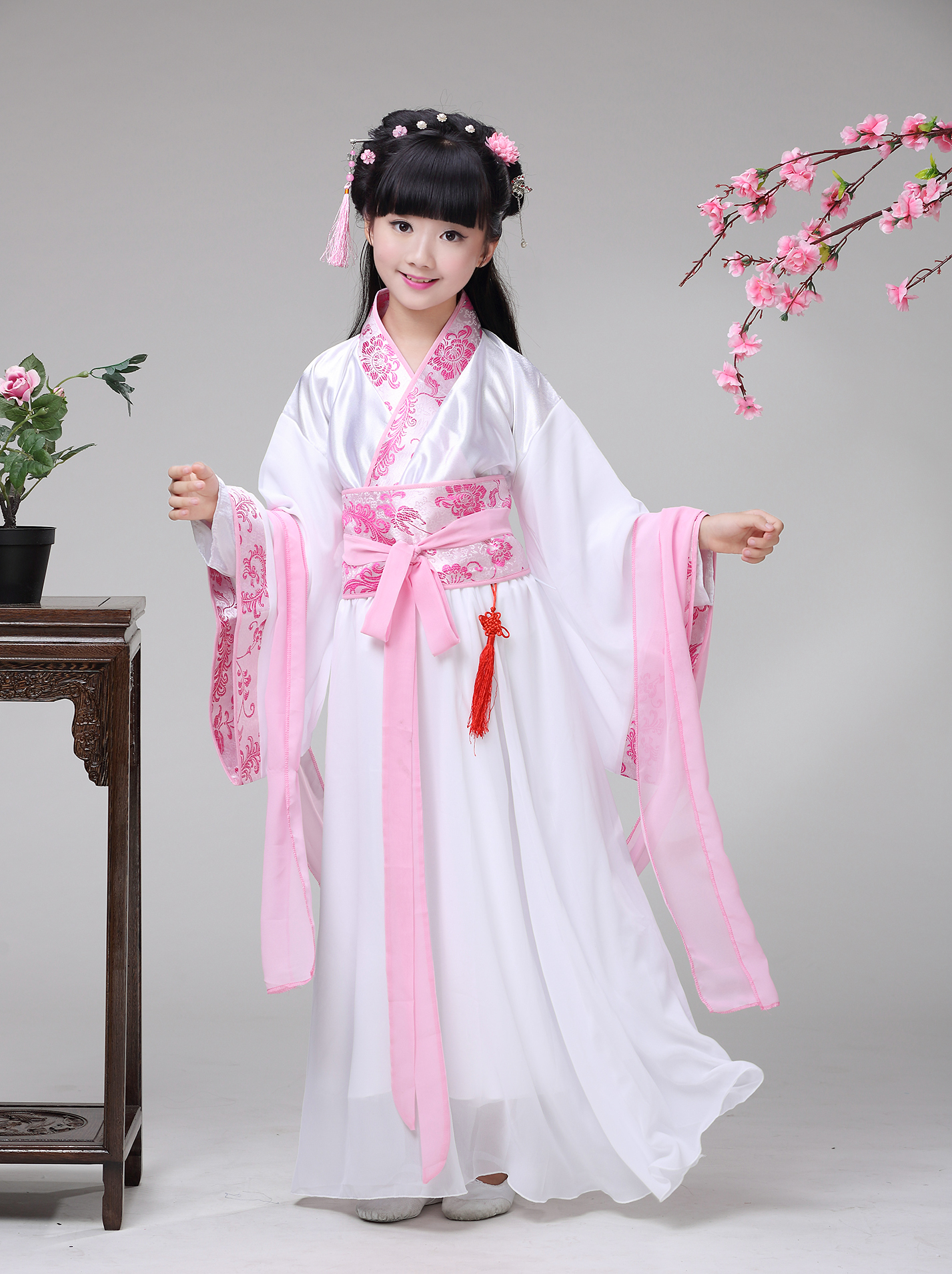 儿童古装唐装贵妃女汉服飘逸广袖仙女表演服中国风公主古筝 儿童古装唐装贵妃女汉服飘逸广袖仙女表演服中国风公主古筝