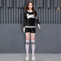 Лонгслив, черные шорты