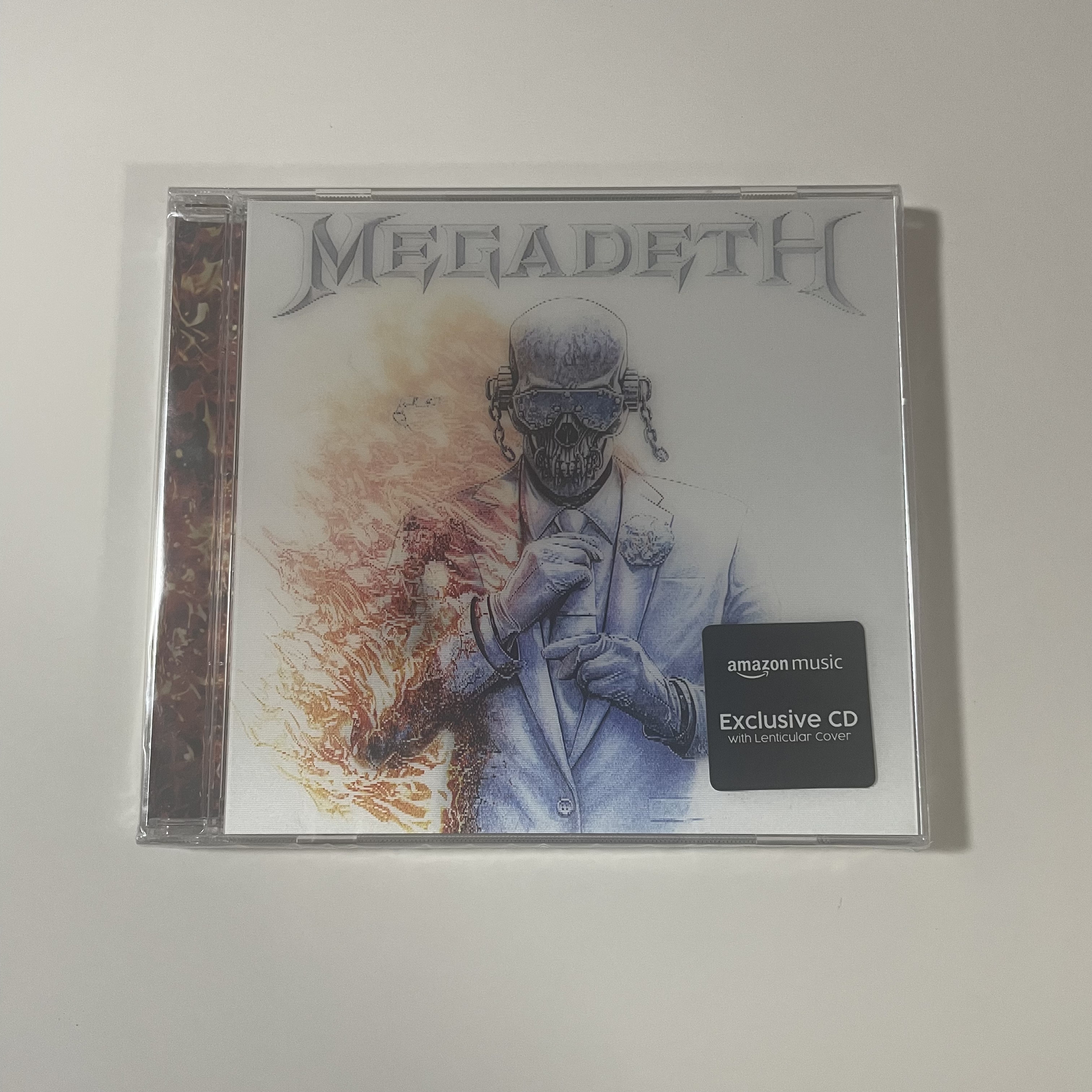На подходе совершенно новый оригинальный альбом Megadeth с одноименным названием Meiya gradient cover CD Изображение 1