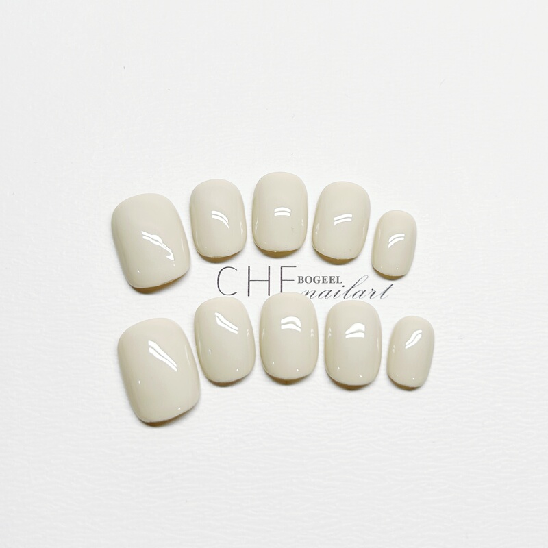 Bogeel Pure Handmade Wearable Nails in Off-White, Simple and Versatile Finished Nail Stickers for Autumn and Winter, Short Square Round Shape, Gentle Style Bogeel Pure Handmade Wearable Nails in Off-White, Simple and Versatile Finished Nail Stickers for Autumn and Winter, Short Square Round Shape, Gentle Style