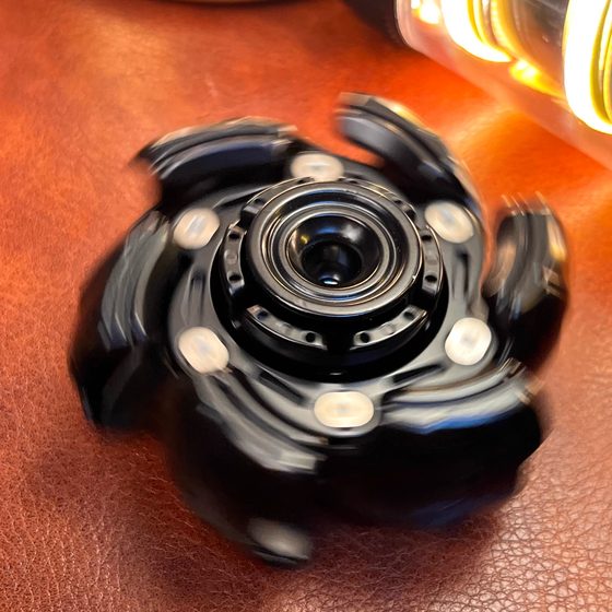 躁动青春版金属旋转联动开甲指尖陀螺暴躁08陀螺edc解压减压玩具