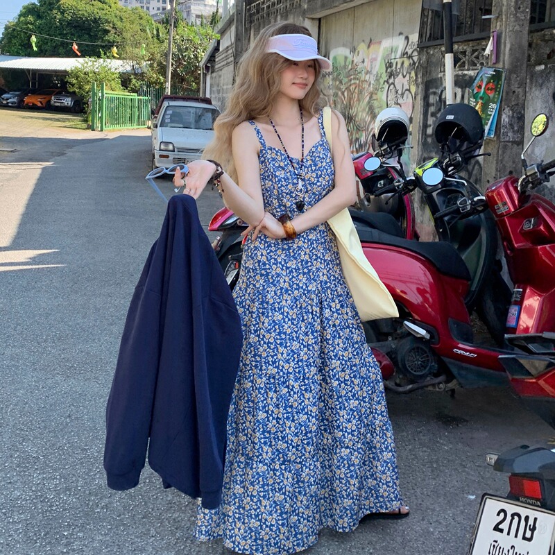 Hualu's Plus-Size Fat Girl Spring/Summer New Holiday-Style Blue Floral Dress, Fresh and Slimming, Long Skirt with a Large Hem
