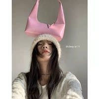 Розовый, стиль