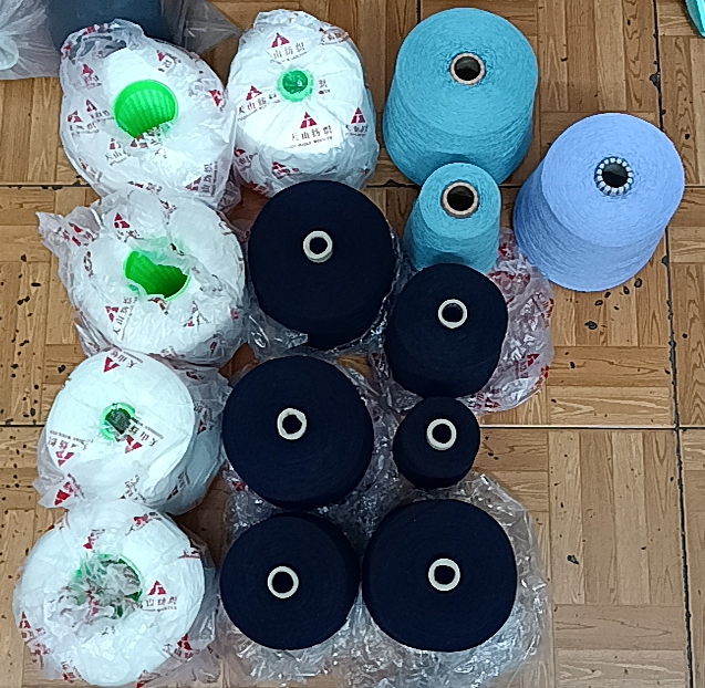 Tianshan Cashmere Wool Blend 26 Count 30% Cashmere 70% Wool