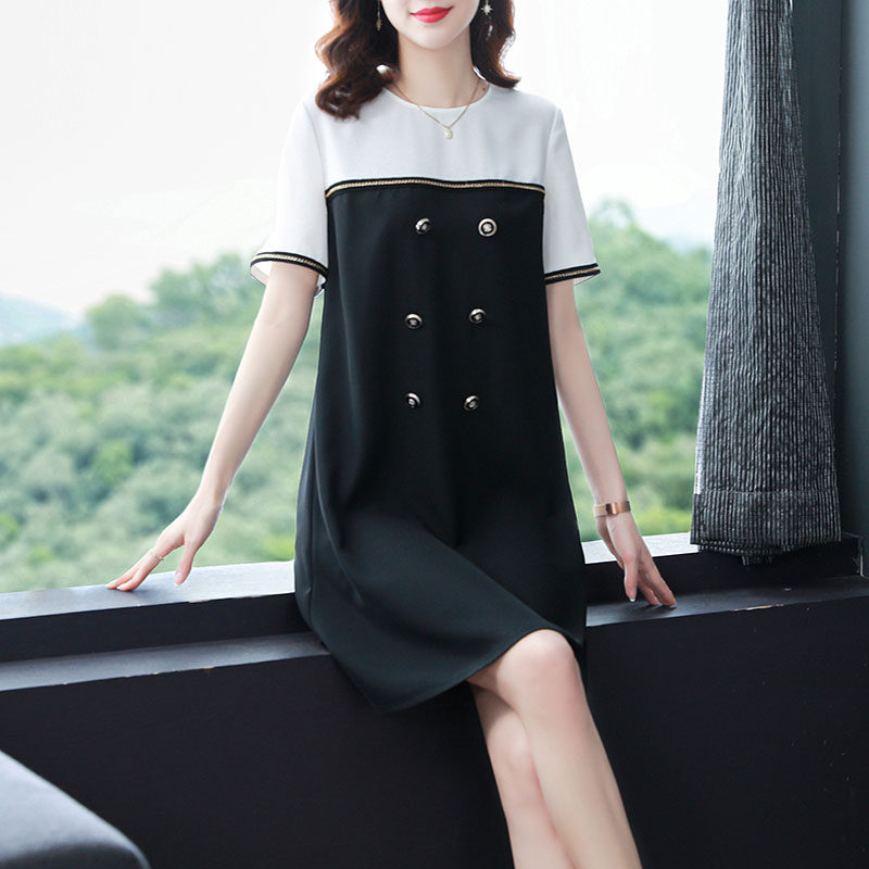 Black and white splicing high-end big-name dress women's summer small short short casual slim round neck temperament straight skirt
