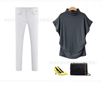 Темно -серой