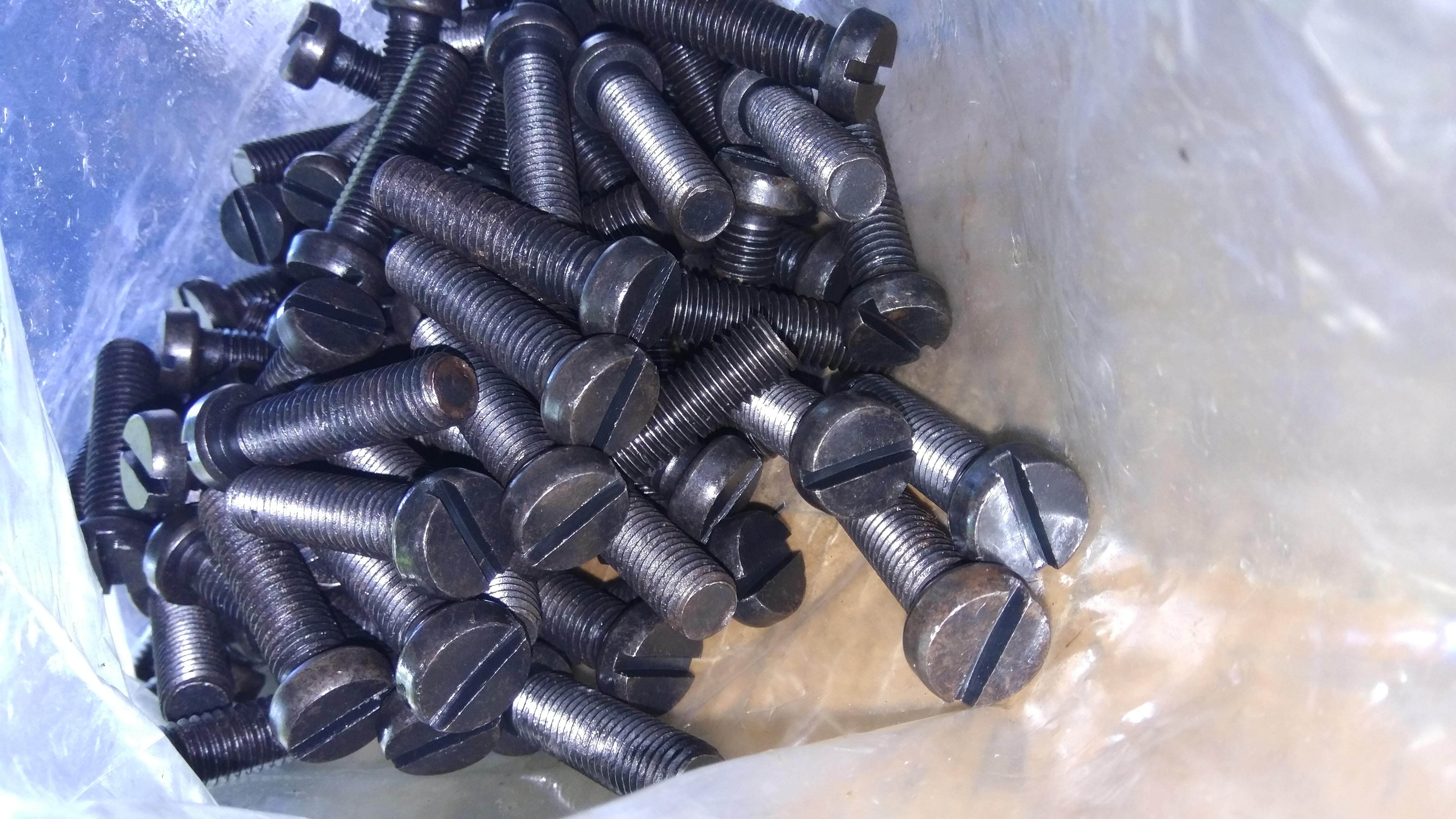 Pure national standard GB65-2000 GB68-2000 GB67-2000 GB67-2000 carbon steel word slot screw black