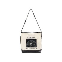 The British Museum large-capacity crossbody bag canvas bag tote bag is a practical birthday gift for girls and best friends.