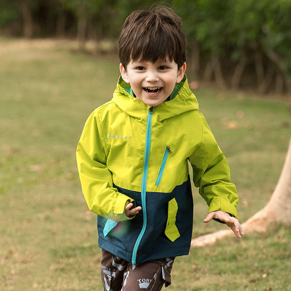 探路者 18年款 薄款连帽儿童冲锋衣 天猫优惠券折后￥139包邮（￥239-100）100-130码男、女童多色可选