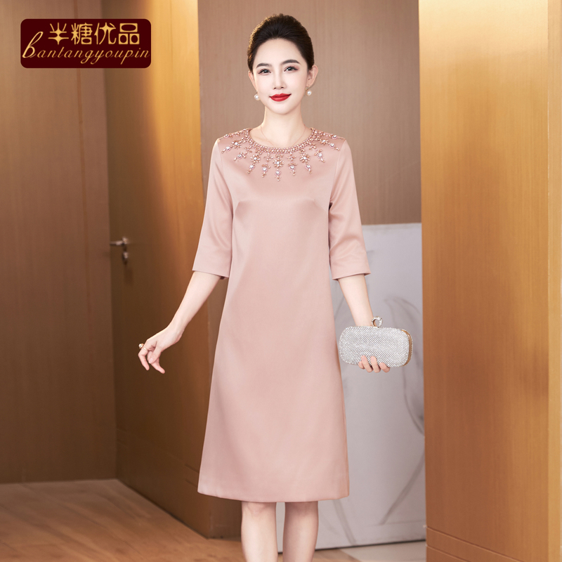 2026 New Style Mother of the Bride Wedding Banquet Dress for Attending Weddings, Engagements, and Mother-In-Law Attire, High-End Light Luxury, Can Be Worn Casually