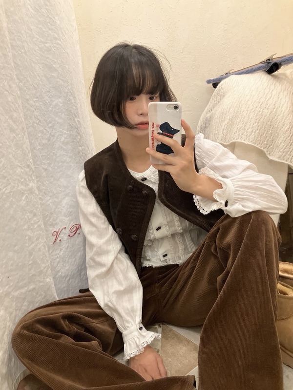 【Cinder Studio】Korean Trendy Brand Via* White Lace Trim Long-Sleeve Shirt