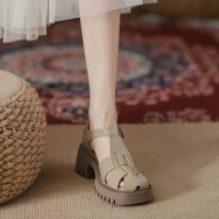 Модные босоножки на платформе, тапочки в стиле Crocs на каблуке, лето 2023 года, из натуральной кожи, популярно в интернете, закрытый носок, широкий устойчивый каблук