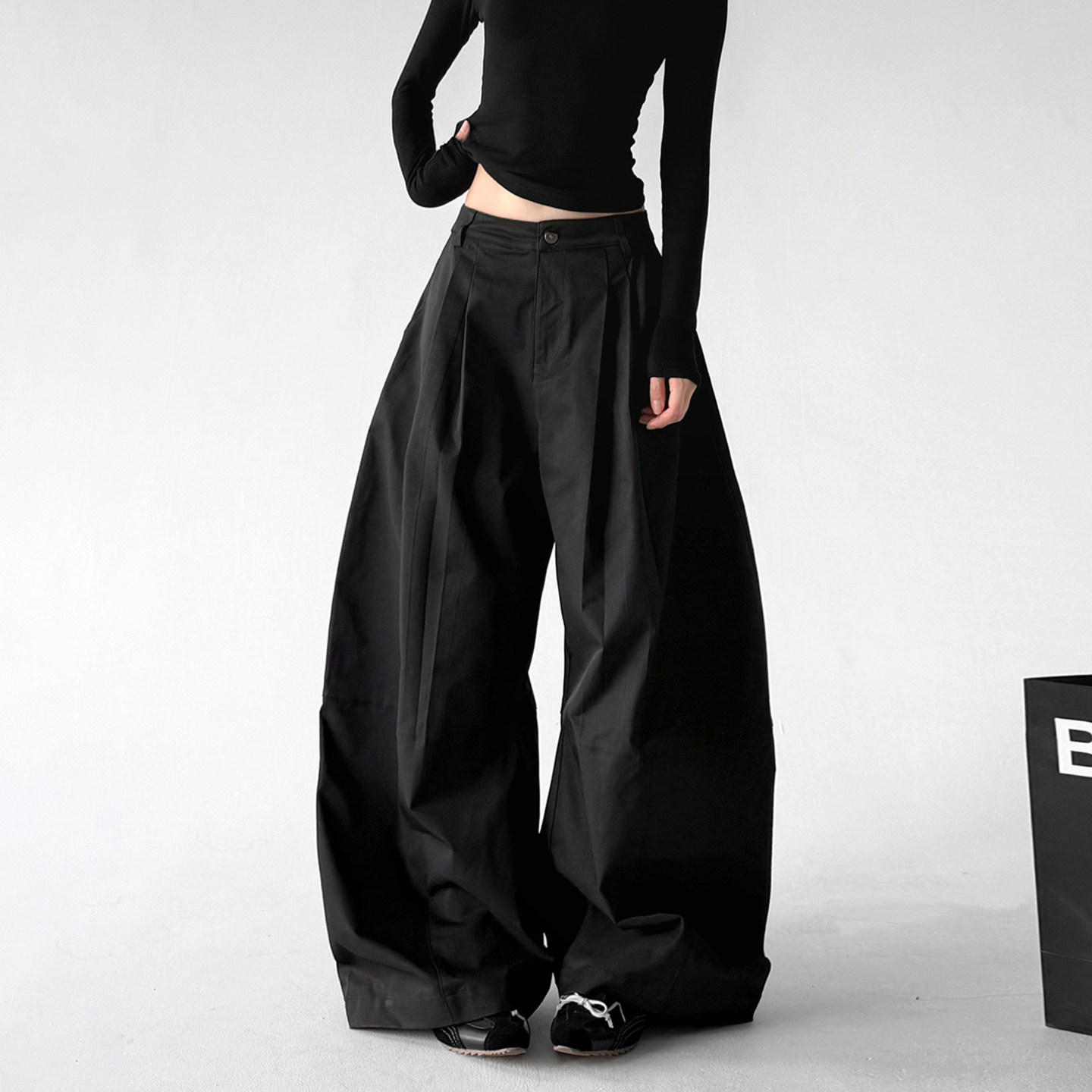 Dark-style wide-leg pants for women, black, loose fit, new autumn 2026 style, tall and slimming, long pants, college casual pants