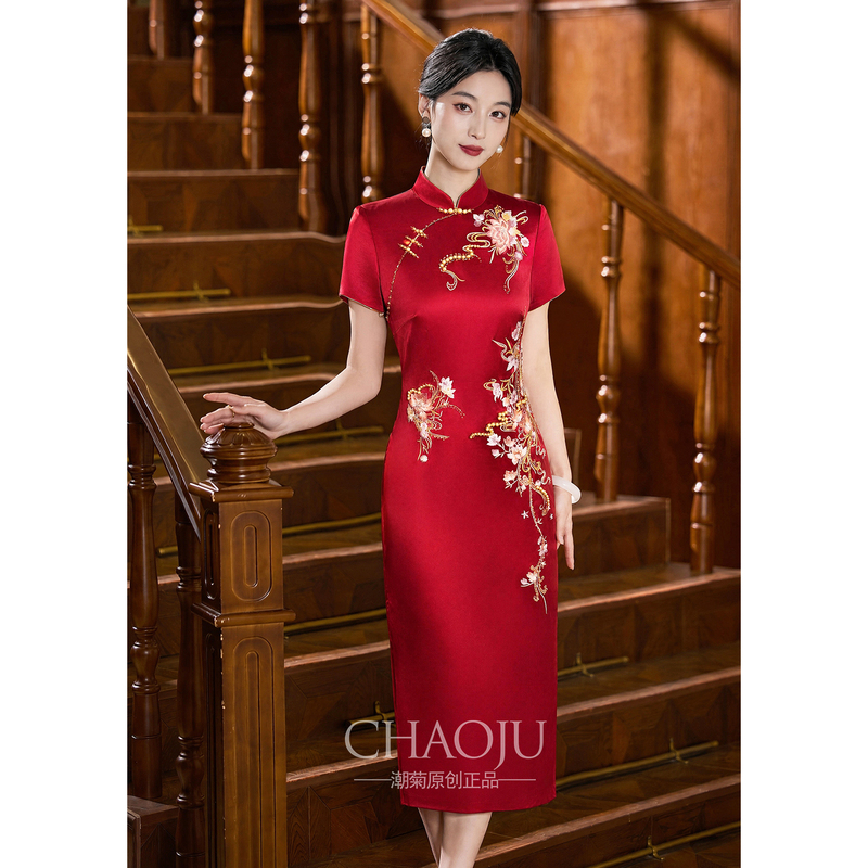 Trendy Chrysanthemum Mother-In-Law Wedding Dress 2026 New Model Elegant Young Red Heavy Embroidery Cheongsam Wedding Dress for Mother Trendy Chrysanthemum Mother-In-Law Wedding Dress 2026 New Model Elegant Young Red Heavy Embroidery Cheongsam Wedding Dress for Mother