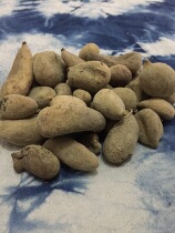 ten Azerbaijan crafts straw wood dyed pure natural plant dyeing fivefold black dye one catty