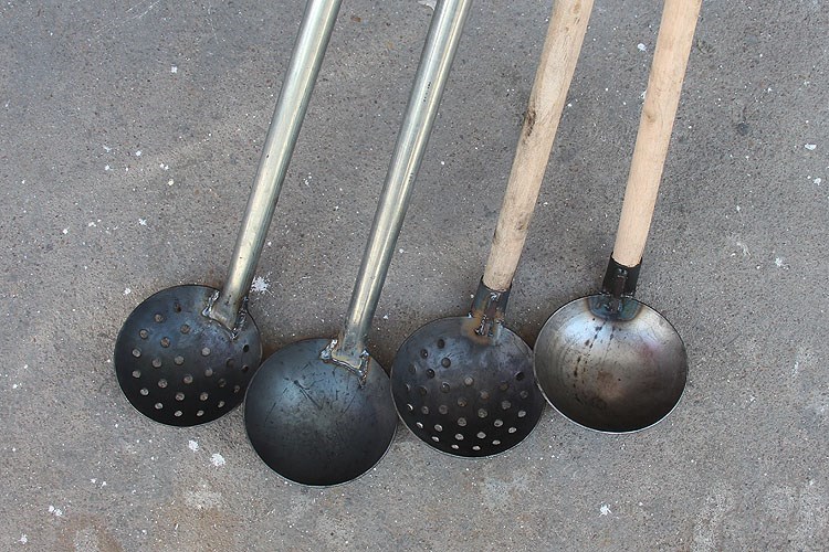 Ống thép dày xử lý dài bùn bùn thìa muỗng colander công cụ sắt muỗng đào hố phân làm sạch cống nông nghiệp - Dụng cụ cầm tay