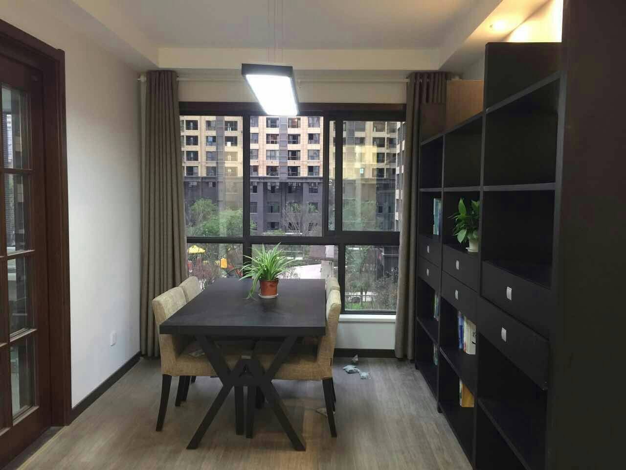 Plume dining table and chairs 1400-1800 * 800 * 760 * 760