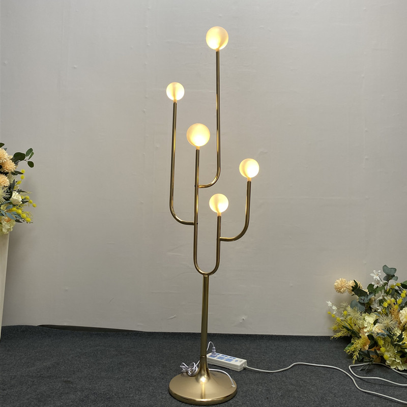 The new golden dragon ball road lead lamp wedding props electroplating milk white ball road lead welcome area stage T stage road lead