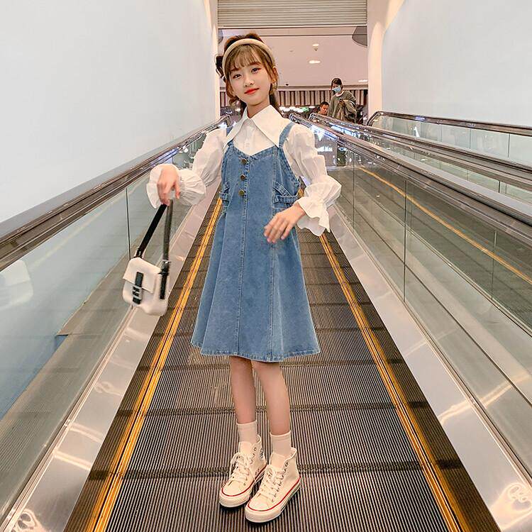Girls spring dresses 2022 new middle and big children spring baby bag skirt children's denim shirt net red suspender skirt