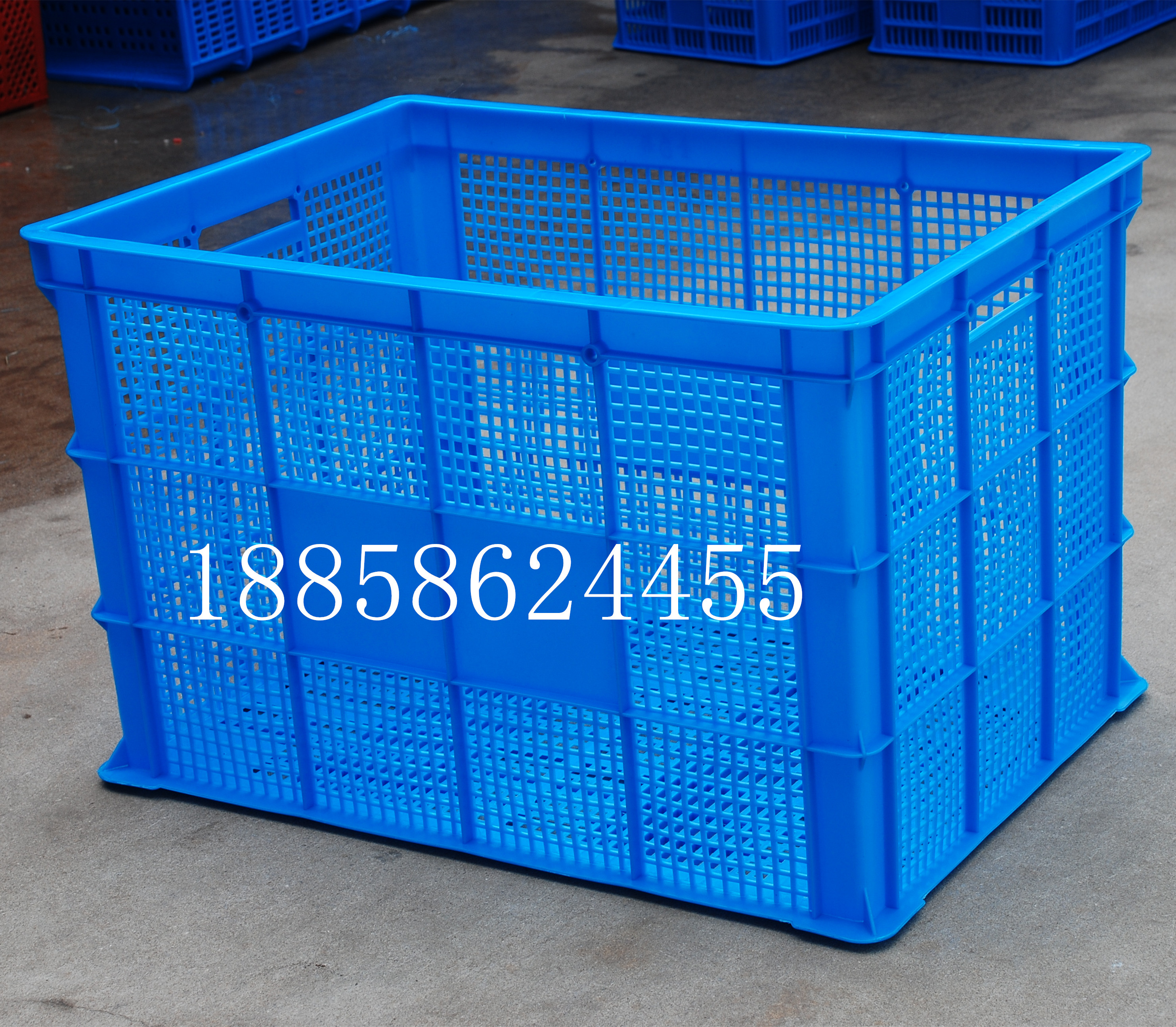 New material standard size 680 plastic basket medium