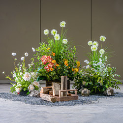 Large-Scale Simulated Flower Arrangements, Green Plants, Grass Piles, High-End Shopping Malls, Hotels, Wedding Landscapes, Decorative Scenery and Furnishings