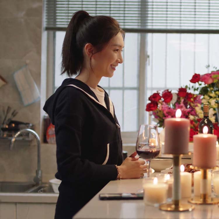 Autumn Clothing Season Three ten, and Wang Mannijiang Alienation Sportswear Jacket stars with the same clothing and two sets of damp