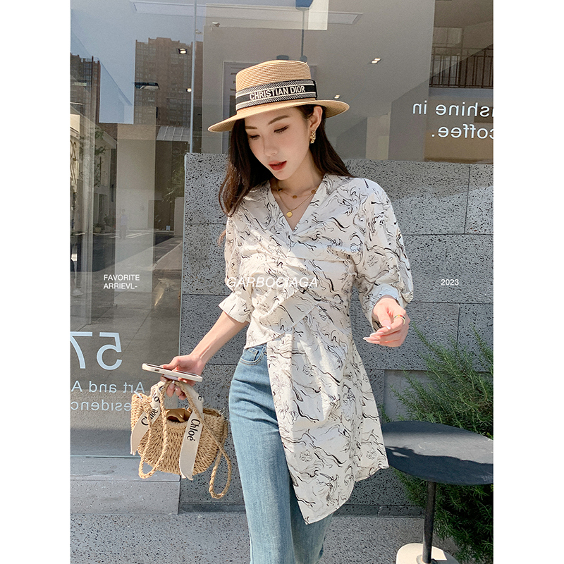 Garbociaga Long Xier, Misty Jiangnan, Design-Focused Niche V-Neck Waist-Cinching Puff Sleeve Shirt for Women 2391