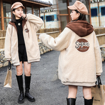 Zhongdai girl autumn winter 2021 New Winter 12 girls 13 Korean version 15-year-old cotton coat thick coat foreign gas