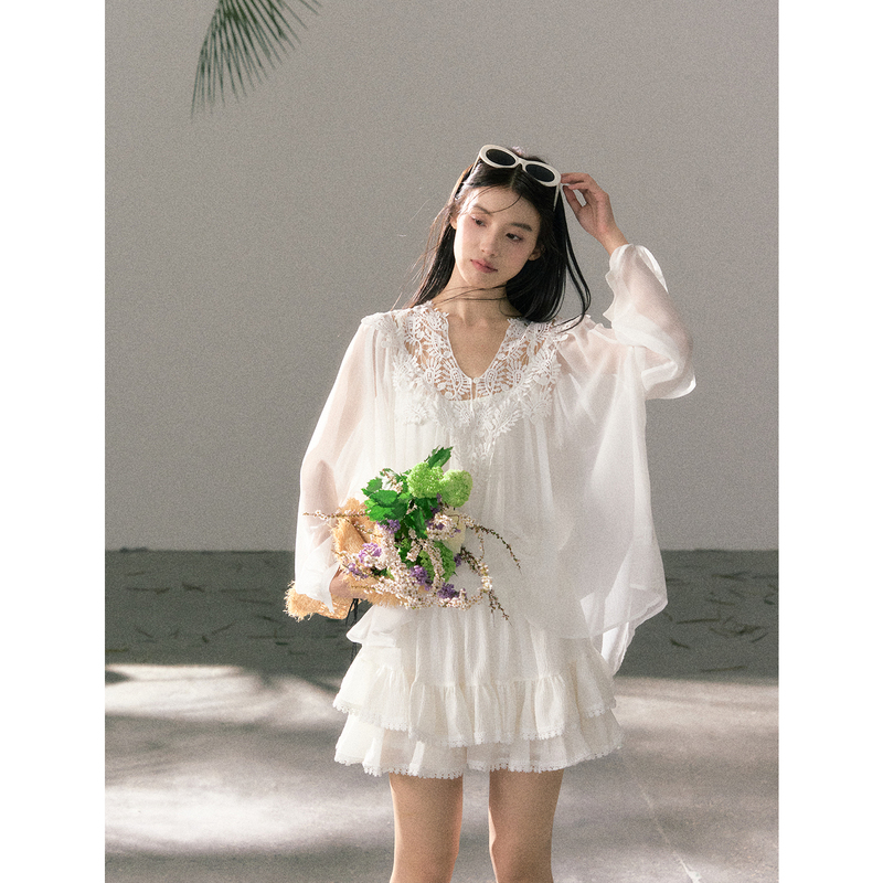 Lafreedom New Summer Product, Atmospheric French Romantic Cut Out Lace Crochet Transparent Two-Piece Shirt Set