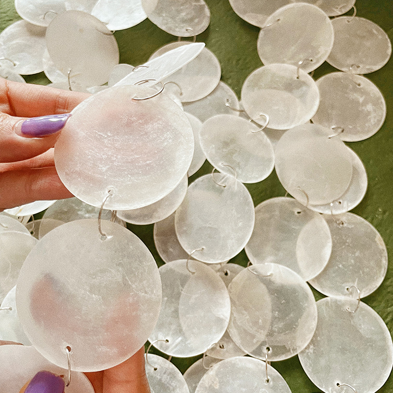 Wedding Props Mica Flakes Natural Shell Round Slices Thin Slices Wedding Decoration Photography Mother-Of-Pearl Flakes Bead Curtain Wind Chime Bead String